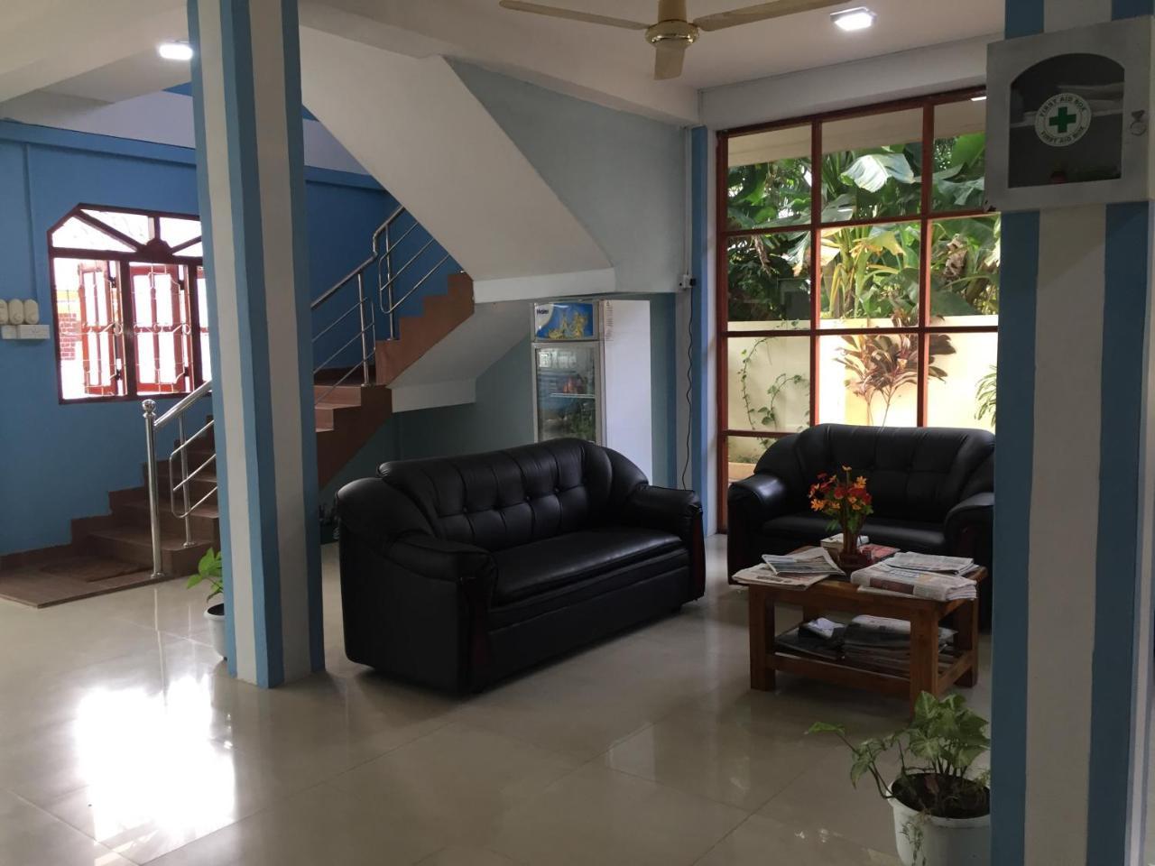 Hotel Blue Whale Jaffna Exterior photo